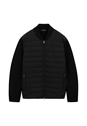 Giacca nera con texture trapuntata sul davanti e tessuto liscio sulle maniche. Presenta una chiusura con zip e due tasche laterali.