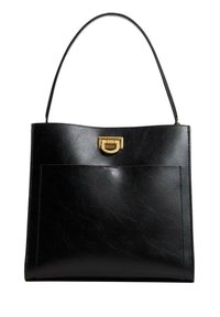 Borsa a mano in pelle nera con texture liscia, forma strutturata e manico superiore. Presenta una chiusura in metallo dorato e una tasca frontale.