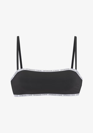 Čierny bandeau top s tenkými ramienkami a bielym pásom s textom "Copenhagen Studios". Hladká textúra a minimalistický dizajn.