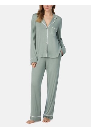 Ensemble de pyjama vert clair comprenant un haut à manches longues avec fermeture à boutons, poche, et finitions blanches en contraste. Pantalon ample avec poignets assortis.