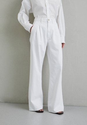 THE EDGAR IN BLANCHE - Kavbojke na trapez - blanche (bright white)