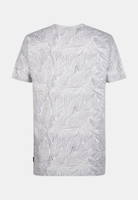 Hvid kortærmet t-shirt med bladmønster i lysegrå, rund halsudskæring og lige kant. Blød stofstruktur.