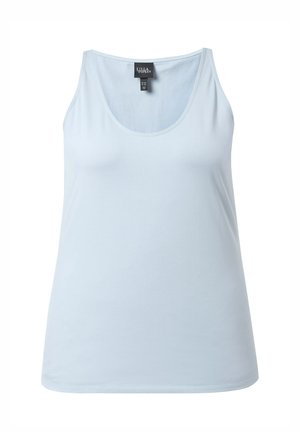 Hellblaues ärmelloses Tanktop mit U-Ausschnitt und einem schwarzen Etikett innen am hinteren Kragen.