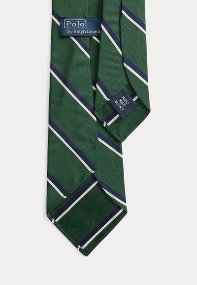 Cravate rayée verte avec des lignes diagonales bleu marine et blanches, affichant les étiquettes "Polo by Ralph Lauren" et "Hand Made in Italy."