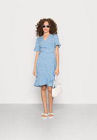 ONLY ONLOLIVIA WRAP DRESS - Dnevna haljina - allure fiona
