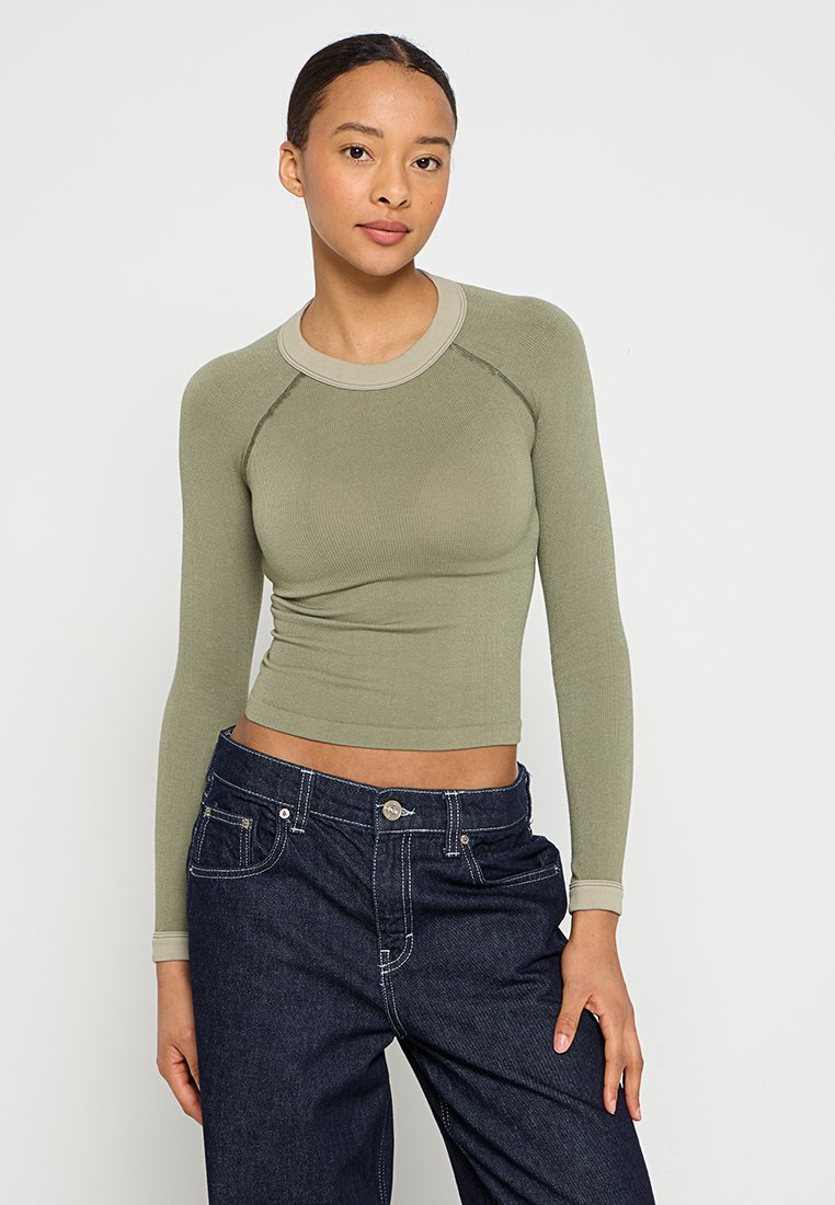 BDG Urban Outfitters Longsleeve olijfgroen