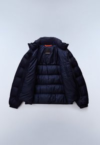 Chaqueta de plumas navy, con un diseño acolchado, cremallera completa y un acento naranja en el cuello, con puños elásticos y forro interior.