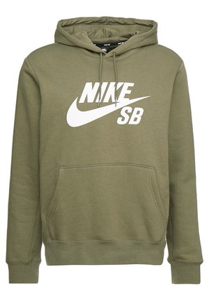 Oliwkowo-zielona bluza z kapturem Nike SB z przednią kieszenią kangurką, regulowanym sznurkiem w kapturze oraz białym logo Nike i znakiem Swoosh na piersi.