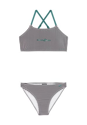 Tweedelig bikini met zwart-witte horizontale strepen, groene gekruiste schouderbandjes en de tekst "COASTAL COOL" op de top.
