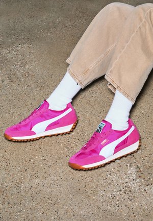 EASY RIDER UNISEX - Trainers - magenta gleam/white
