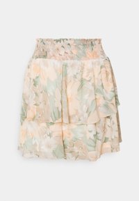 Jupe tiered florale avec une taille smockée, dans des tons doux de pêche et de vert, offrant une texture légère et fluide.