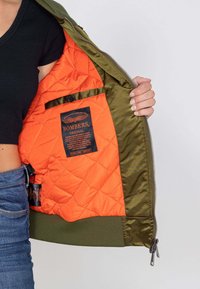 Bombers NABARI U - Blouson Bomber - grün