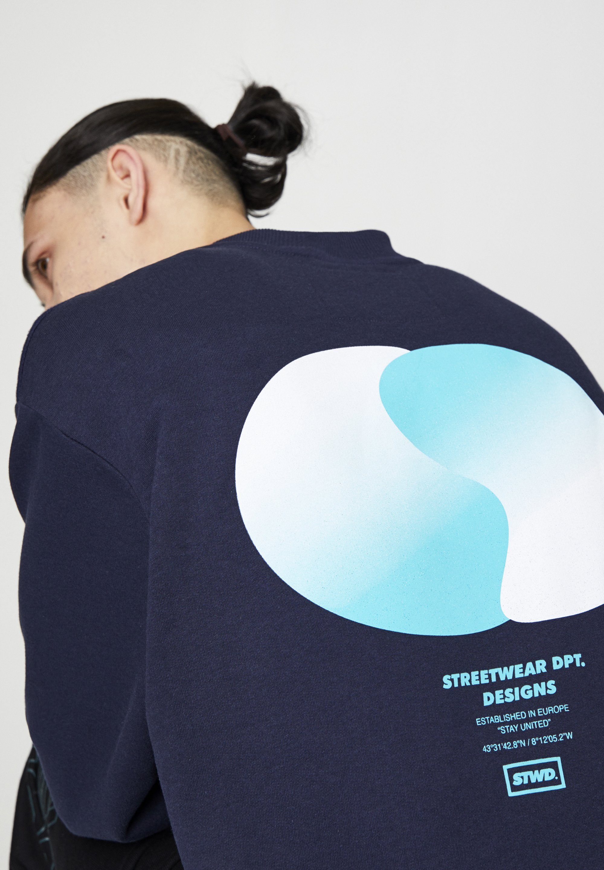 PULL&BEAR KOMBINIERTES SWEATSHIRT „STWD“ 05596555 PULL&BEAR MIT WOLFSMOTIV Sweatshirt dark blue Zalando.at