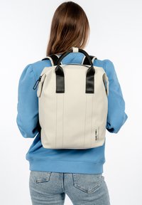 SURI FREY Sac à dos - ecru