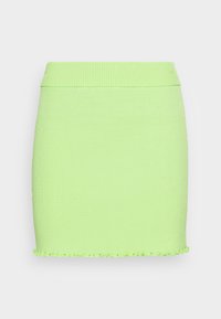 Saias mini em verde-claro com textura canelada e um design ajustado, apresentando uma bainha ondulada na parte inferior e uma cintura lisa na parte superior.