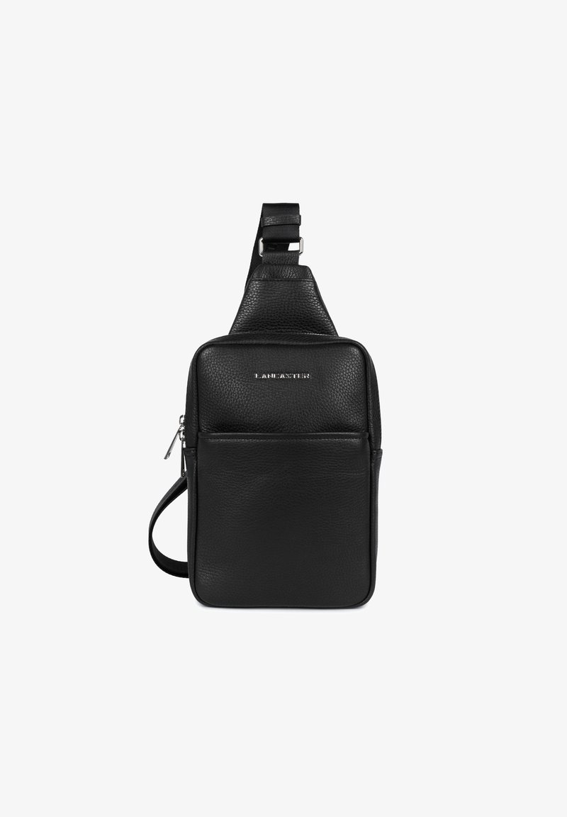 Sac en cuir noir en bandoulière avec une finition texturée, poche frontale zippée, sangle réglable et logo sur le panneau avant. Design compact.
