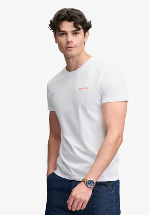 Superdry & Co, SUPERDRY ESSENTIAL COMPANY LOGO EMBROIDERED T-SHIRT.. - Camiseta básica - optic hazard orange