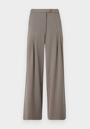 Pantaloni a gamba larga in tessuto marrone chiaro, con pieghe, parte anteriore liscia e orlo pulito. Tessuto morbido con una leggera lucentezza.