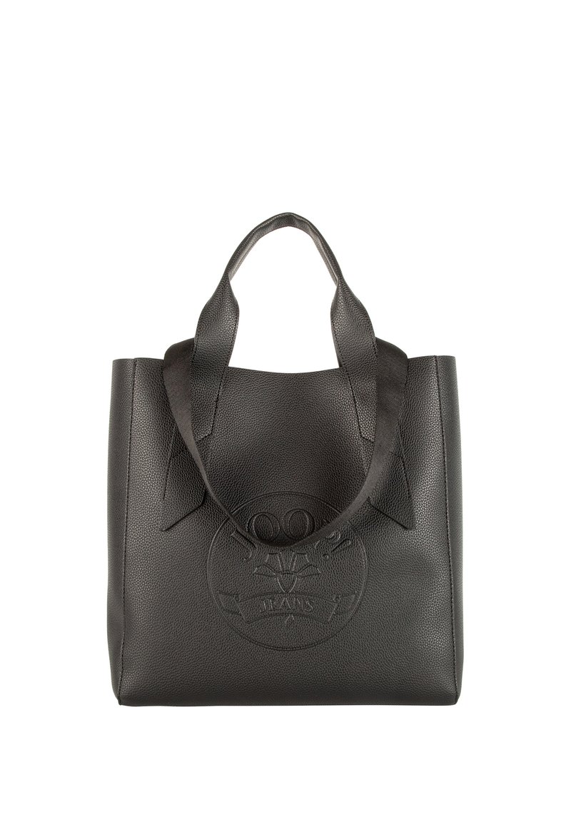 Črna usnjena torba z grudasto teksturo, dvema trdnima ročajema in reliefnim logotipom na sprednji strani. Pravokotna oblika z odprtim zgornjim delom.