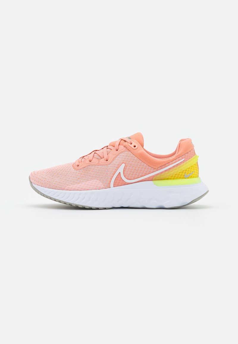 Nike Performance REACT MILER 3 - Sapatos para corrida em estrada - light madder root/white/atmosphere/volt/light iron ore/white