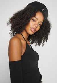 Weekday HALTER CUT OUT LONG SLEEVE - Camisola de manga comprida - black