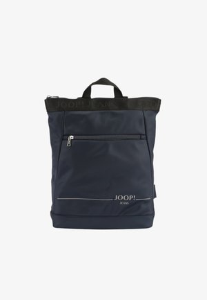 Sac à dos en nylon bleu marine avec une poche zippée à l'avant, des détails de logo et une poignée robuste. Caractéristiques d'un fond plat et d'un design minimaliste.