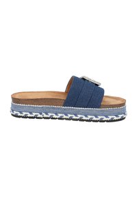 Talonnière en denim avec une large sangle, accent métallique et une semelle de style espadrille texturée en brun et bleu.