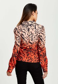 Liquorish Button-down blouse - red