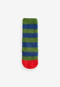 Calzini peluche con righe alternate di verde, blu e una sezione della punta rossa. La texture morbida offre calore e comfort.
