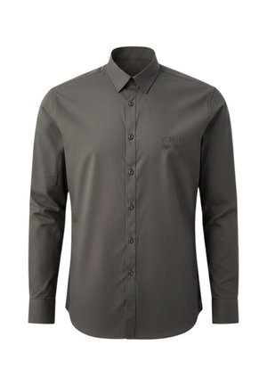 Camicia grigio scuro a maniche lunghe con bottoni, collo appuntito e testo ricamato in modo discreto sul petto sinistro.