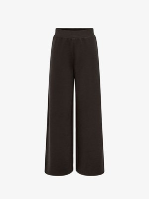 Tummanruskeat, leveälahkeiset housut, joissa on joustava vyötärönauha ja pehmeästä kankaasta valmistetut, valkoista taustaa vasten esitetyt.