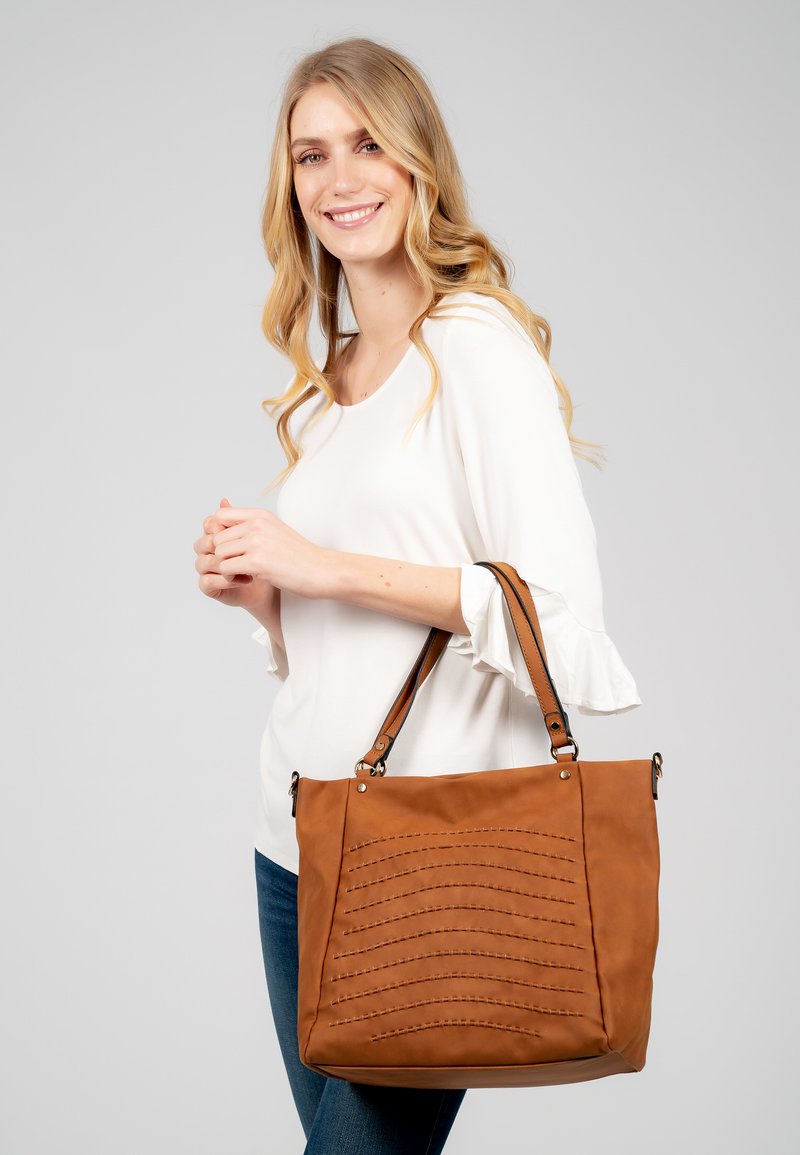 Sac à Dos Femme Emily & Noah Hasina 65264 - Tissu Synthétique Imitation Cuir - Uni - Compartiment Principal + Poche Arrière