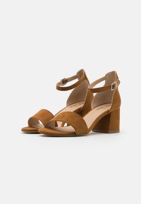 Bullboxer Sandals - hazl