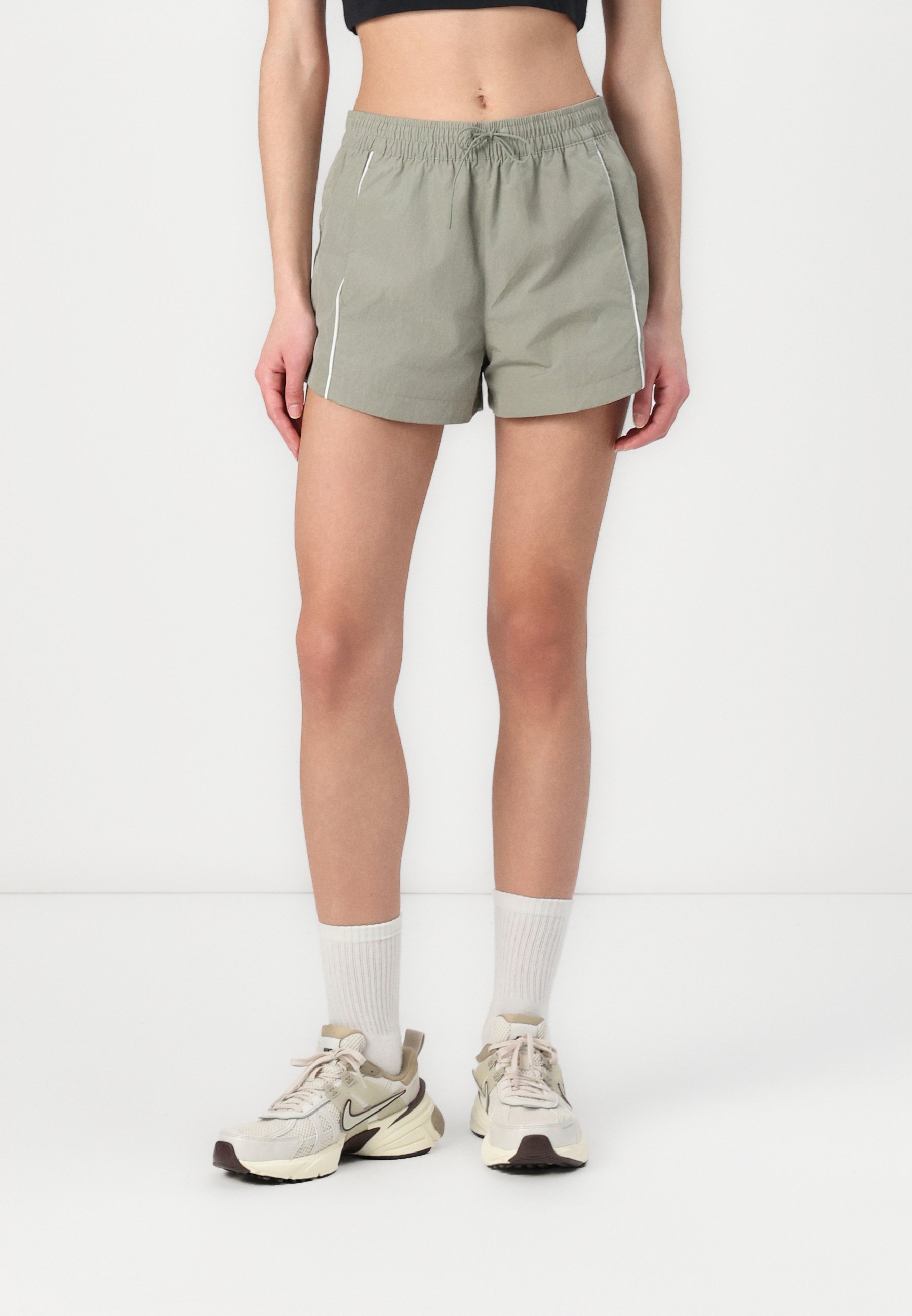 Nike Sportswear Shorts - light army/sail/white/khaki - Zalando.co.uk