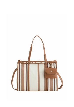 Bolsa tote a rayas marrones y crema con doble asa, correa de hombro ajustable y pequeño bolso marrón adjunto con cierre de broche.