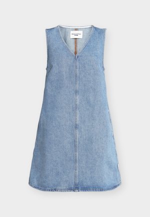 Αμάνικο ανοιχτό μπλε τζιν φόρεμα με V-λαιμόκοψη, γραμμή Α και εμφανές ραφές στο κέντρο μπροστά, ετικέτα με την ένδειξη "Marc O'Polo DENIM".