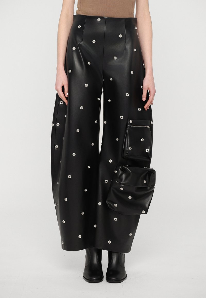 A.W.A.K.E. MODE COVERED TROUSER WITH SNAP ON POCKETS - Trousers - black