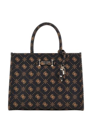 Sort Guess håndtaske med brunt logomønster, to håndtag og dekorative hængende lås- og nøglecharme på hvid baggrund.