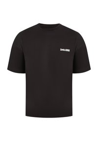 Sort kortærmet t-shirt lavet af bomuld med rund hals, prydet med hvid tekst "SMILODOX" på venstre bryst. Glat tekstur.