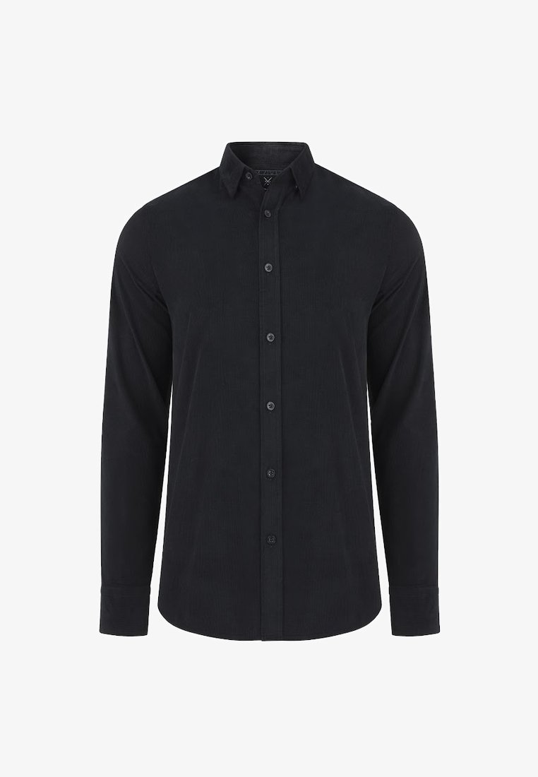Czarna, długorękawowa koszula zapinana na guziki, wykonana z teksturowanej tkaniny, z klasycznym kołnierzykiem, przodem zapinanym na guziki i okrągłym dołem.