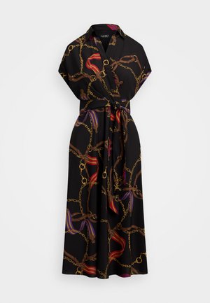 Fekete ruha rövid ujjú, övvel a deréknál, arany, piros, lila és barna lánc- és szalagmintával. Simaságával jellemző textúra.