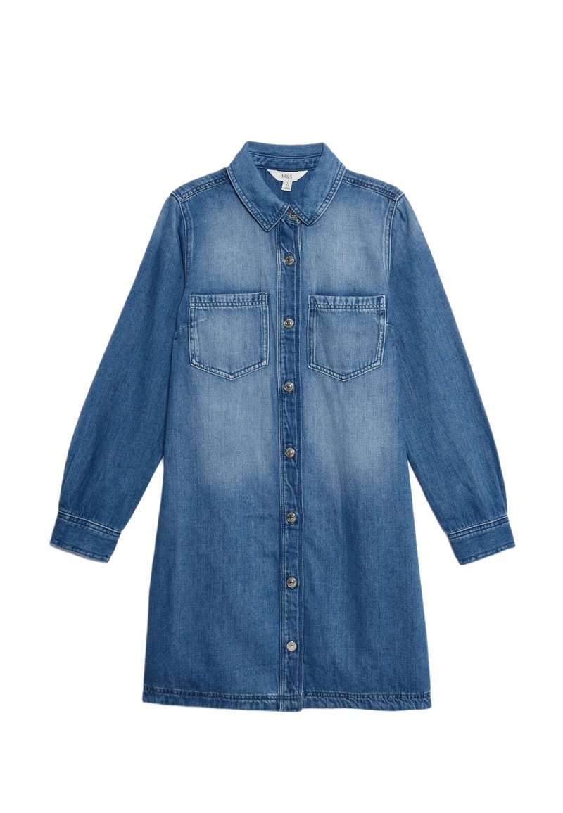 Sukienka koszulowa z dżinsu w jasnym niebieskim kolorze, z długimi rękawami, zapinana na guziki z przodu, dwiema kieszeniami na piersi oraz kołnierzykiem. Lekko wytarty wygląd z prostym krojem.