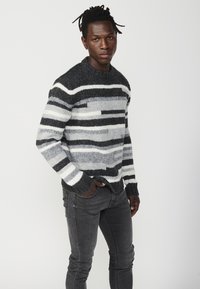 Koroshi - Sweter