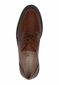 Chaussure en cuir marron à lacets avec une finition lisse, bout arrondi et léger rembourrage. Présente une semelle en caoutchouc noir et un logo embossé à l'intérieur.
