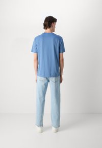 HUGO DULIVE - Potiskana majica - medium blue