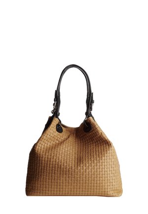 Borsa intrecciata beige con manici in pelle nera, forma rotonda e superficie testurizzata caratterizzata da un motivo a griglia. Due elementi rotondi sui manici.