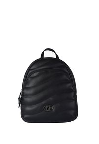 Zaino in pelle nera con motivo a onde, forma arrotondata, manico singolo sulla parte superiore, tasca frontale con cerniera e dettaglio con logo del marchio.