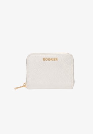 Cartera blanca de cuero texturizado con cremallera dorada y logo BOGNER en letras doradas en el frente.