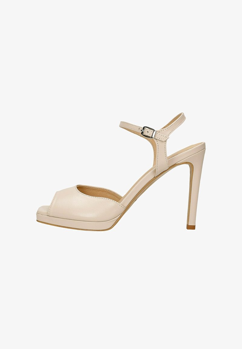 Beige Leder High Heel Sandale mit offener Zehe, Knöchelriemen und schlankem Design. Verfügt über einen schmalen Absatz und eine Plateausohle. Verstellbare Schnalle.