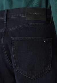 Tommy Hilfiger TAPERED HARLEM WINDUM  - Straight leg -farkut - windum blue black